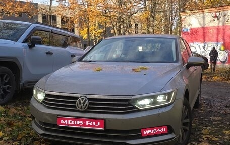 Volkswagen Passat B8 рестайлинг, 2017 год, 1 810 000 рублей, 1 фотография