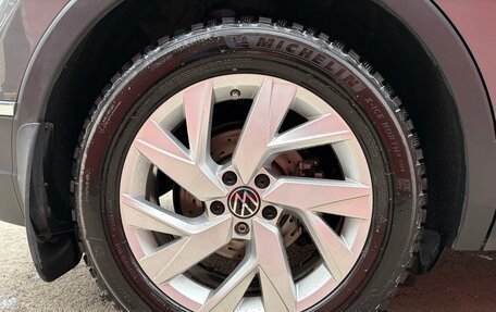 Volkswagen Tiguan II, 2021 год, 3 850 000 рублей, 15 фотография