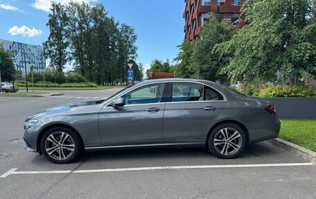 Mercedes-Benz E-Класс, 2021 год, 5 000 000 рублей, 4 фотография