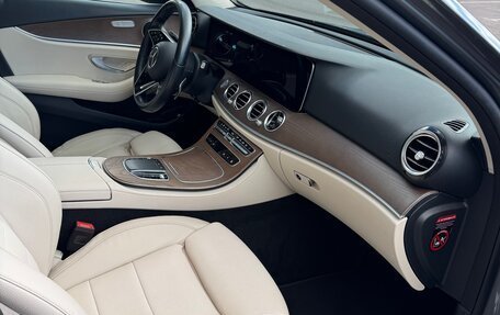 Mercedes-Benz E-Класс, 2021 год, 5 000 000 рублей, 11 фотография
