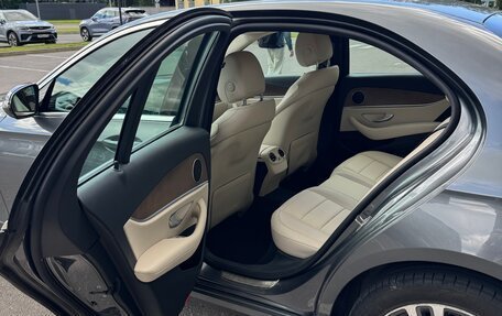 Mercedes-Benz E-Класс, 2021 год, 5 000 000 рублей, 16 фотография