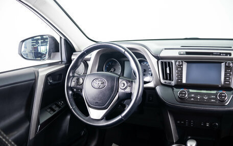 Toyota RAV4, 2017 год, 2 199 000 рублей, 12 фотография