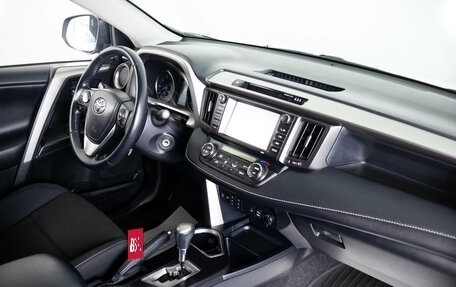 Toyota RAV4, 2017 год, 2 199 000 рублей, 11 фотография