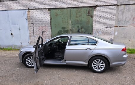 Volkswagen Passat B8 рестайлинг, 2017 год, 1 810 000 рублей, 4 фотография