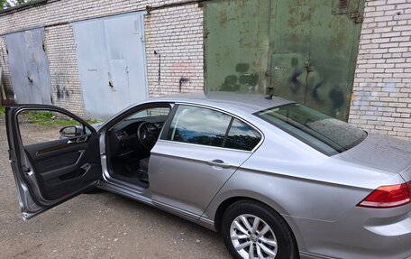 Volkswagen Passat B8 рестайлинг, 2017 год, 1 810 000 рублей, 3 фотография