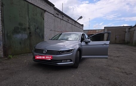 Volkswagen Passat B8 рестайлинг, 2017 год, 1 810 000 рублей, 5 фотография