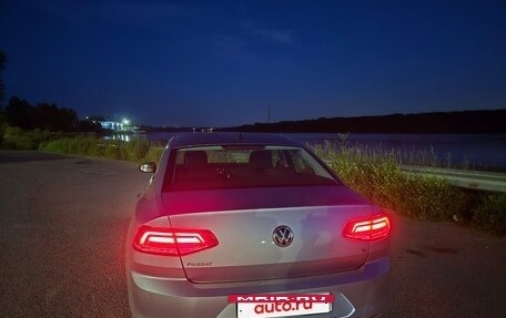 Volkswagen Passat B8 рестайлинг, 2017 год, 1 810 000 рублей, 2 фотография