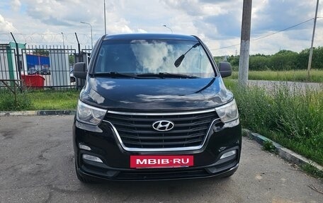 Hyundai Grand Starex Grand Starex I рестайлинг 2, 2019 год, 2 499 000 рублей, 10 фотография