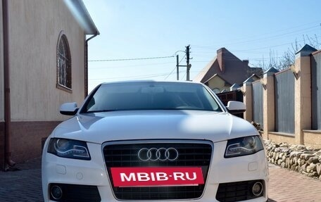 Audi A4, 2010 год, 655 000 рублей, 2 фотография