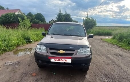 Chevrolet Niva I рестайлинг, 2018 год, 690 000 рублей, 5 фотография