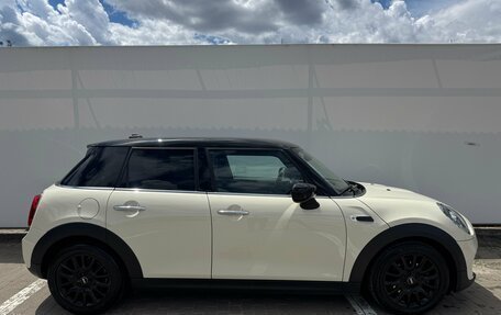 MINI Hatch, 2021 год, 2 250 000 рублей, 6 фотография