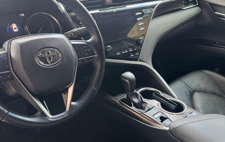 Toyota Camry, 2021 год, 2 750 000 рублей, 5 фотография