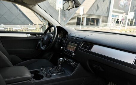 Volkswagen Touareg III, 2012 год, 1 981 100 рублей, 6 фотография
