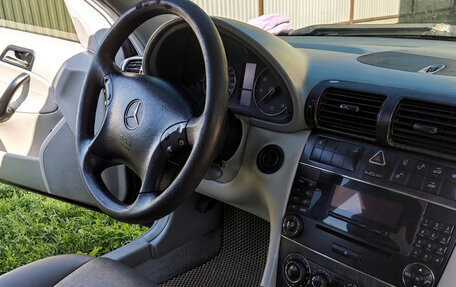 Mercedes-Benz C-Класс, 2004 год, 300 000 рублей, 5 фотография
