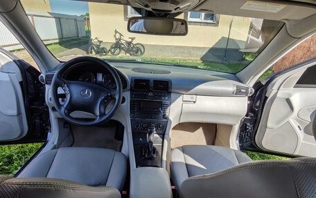 Mercedes-Benz C-Класс, 2004 год, 300 000 рублей, 8 фотография