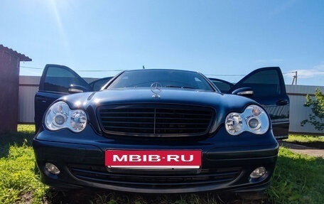 Mercedes-Benz C-Класс, 2004 год, 300 000 рублей, 11 фотография