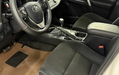 Toyota RAV4, 2016 год, 1 900 000 рублей, 20 фотография