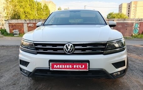 Volkswagen Tiguan II, 2018 год, 2 850 000 рублей, 1 фотография