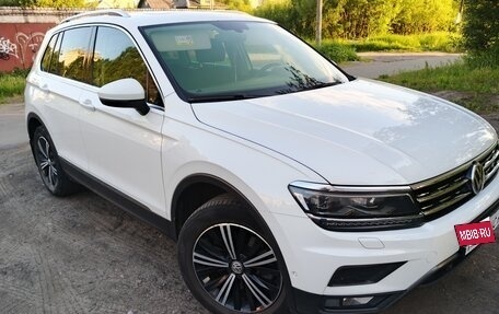 Volkswagen Tiguan II, 2018 год, 2 850 000 рублей, 3 фотография