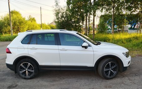Volkswagen Tiguan II, 2018 год, 2 850 000 рублей, 6 фотография