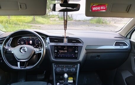 Volkswagen Tiguan II, 2018 год, 2 850 000 рублей, 11 фотография