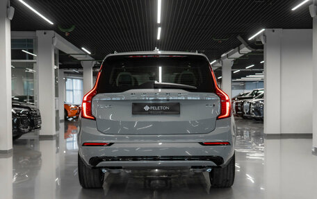 Volvo XC90 II рестайлинг, 2025 год, 10 000 000 рублей, 6 фотография