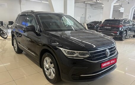 Volkswagen Tiguan II, 2021 год, 3 319 000 рублей, 4 фотография