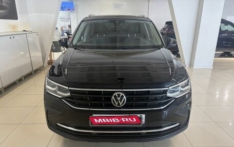 Volkswagen Tiguan II, 2021 год, 3 319 000 рублей, 3 фотография