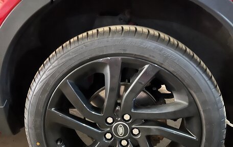 Land Rover Discovery Sport I рестайлинг, 2017 год, 2 600 000 рублей, 24 фотография
