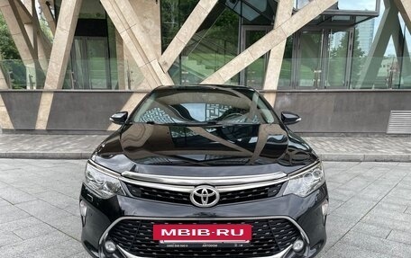 Toyota Camry, 2017 год, 2 270 000 рублей, 2 фотография