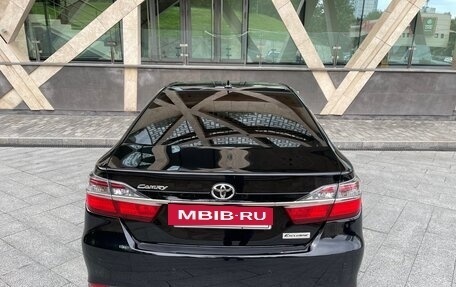 Toyota Camry, 2017 год, 2 270 000 рублей, 4 фотография