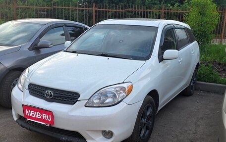 Toyota Matrix, 2004 год, 490 000 рублей, 2 фотография