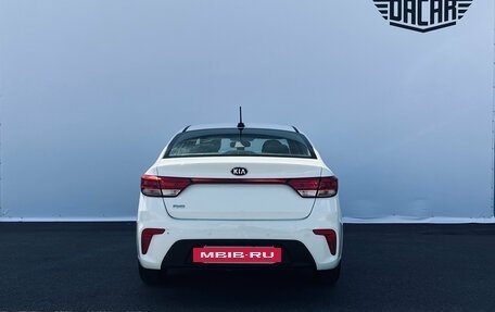 KIA Rio IV, 2018 год, 940 000 рублей, 6 фотография