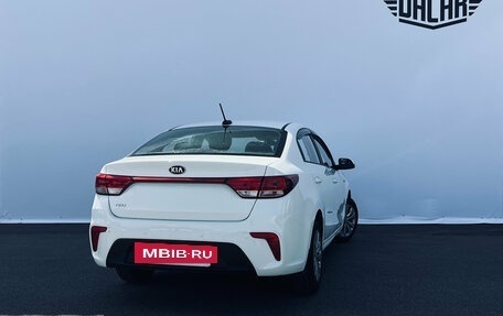 KIA Rio IV, 2018 год, 940 000 рублей, 2 фотография