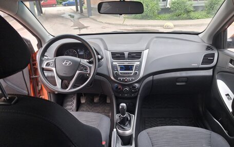 Hyundai Solaris II рестайлинг, 2015 год, 990 000 рублей, 17 фотография
