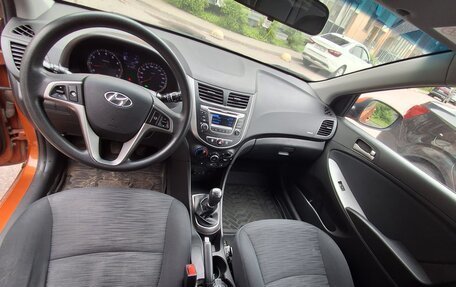 Hyundai Solaris II рестайлинг, 2015 год, 990 000 рублей, 15 фотография