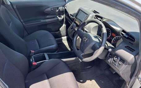 Toyota Wish II, 2017 год, 1 150 000 рублей, 3 фотография