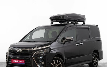 Toyota Voxy III, 2018 год, 2 799 000 рублей, 1 фотография