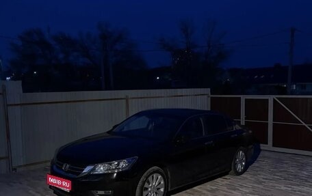 Honda Accord IX рестайлинг, 2013 год, 1 600 000 рублей, 1 фотография