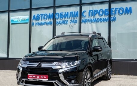 Mitsubishi Outlander III рестайлинг 3, 2018 год, 2 599 000 рублей, 1 фотография