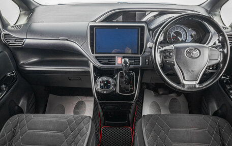 Toyota Voxy III, 2018 год, 2 799 000 рублей, 10 фотография
