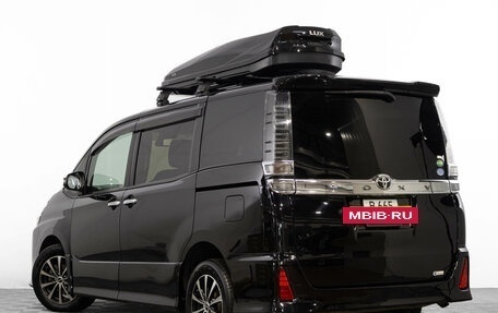 Toyota Voxy III, 2018 год, 2 799 000 рублей, 7 фотография