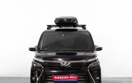 Toyota Voxy III, 2018 год, 2 799 000 рублей, 3 фотография