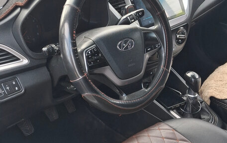 Hyundai Solaris II рестайлинг, 2019 год, 740 000 рублей, 3 фотография