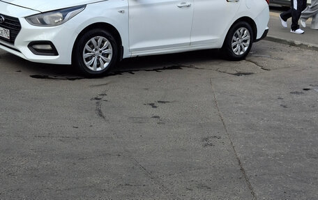 Hyundai Solaris II рестайлинг, 2019 год, 740 000 рублей, 8 фотография