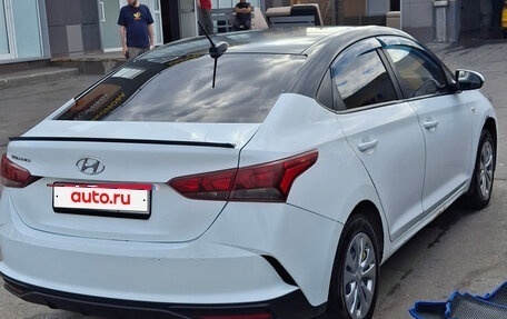 Hyundai Solaris II рестайлинг, 2019 год, 740 000 рублей, 4 фотография