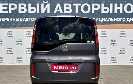 Honda Stepwgn IV, 2018 год, 1 820 000 рублей, 6 фотография