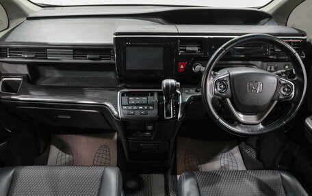 Honda Stepwgn IV, 2015 год, 1 799 000 рублей, 19 фотография