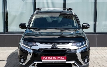Mitsubishi Outlander III рестайлинг 3, 2018 год, 2 599 000 рублей, 8 фотография