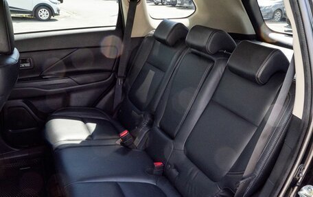 Mitsubishi Outlander III рестайлинг 3, 2018 год, 2 599 000 рублей, 21 фотография